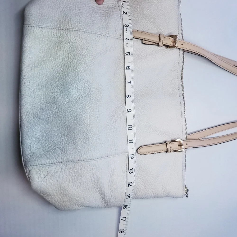 🌸Michael Kors | Ivory‎ Leather Medium Sized Bag